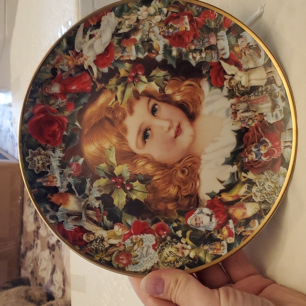 Victorian Christmas Memories Plate Collection "Mistletoe and H…